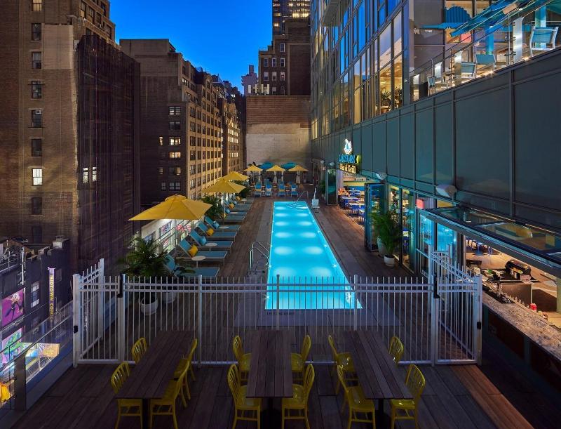 Margaritaville Times Square - Havuz