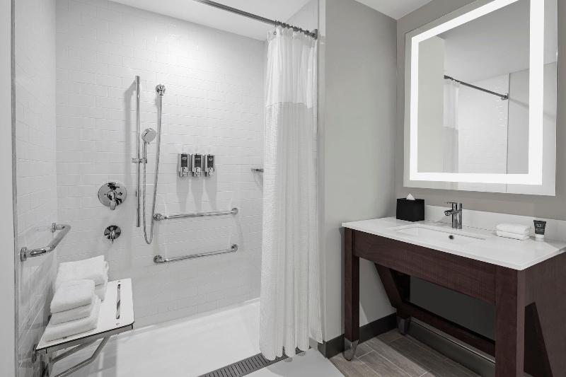 Four Points by Sheraton Flushing - Oda