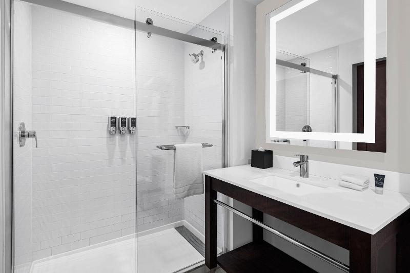 Four Points by Sheraton Flushing - Oda