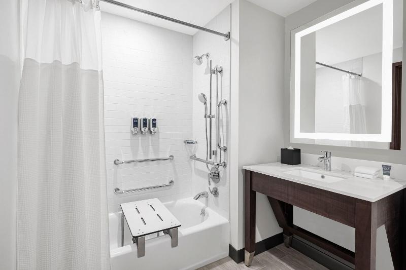 Four Points by Sheraton Flushing - Oda