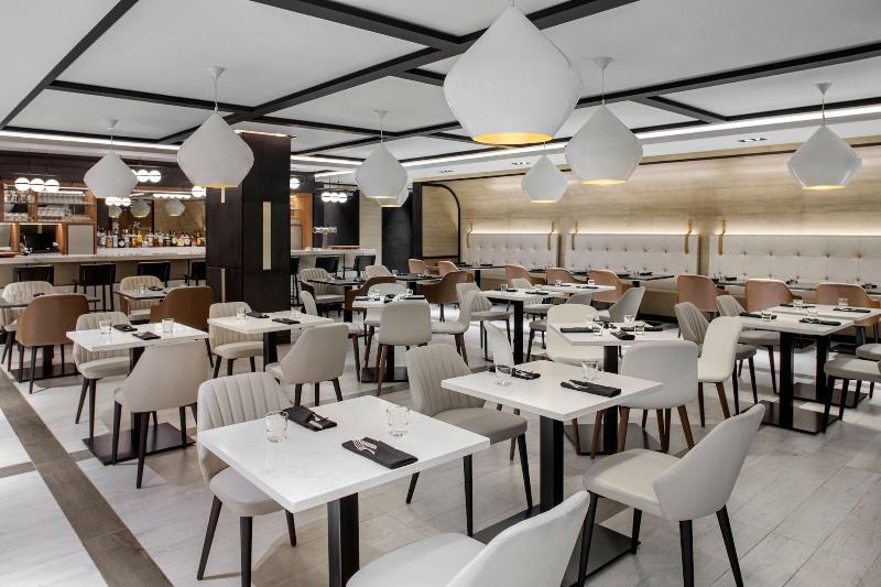 Four Points by Sheraton Flushing - Restoran