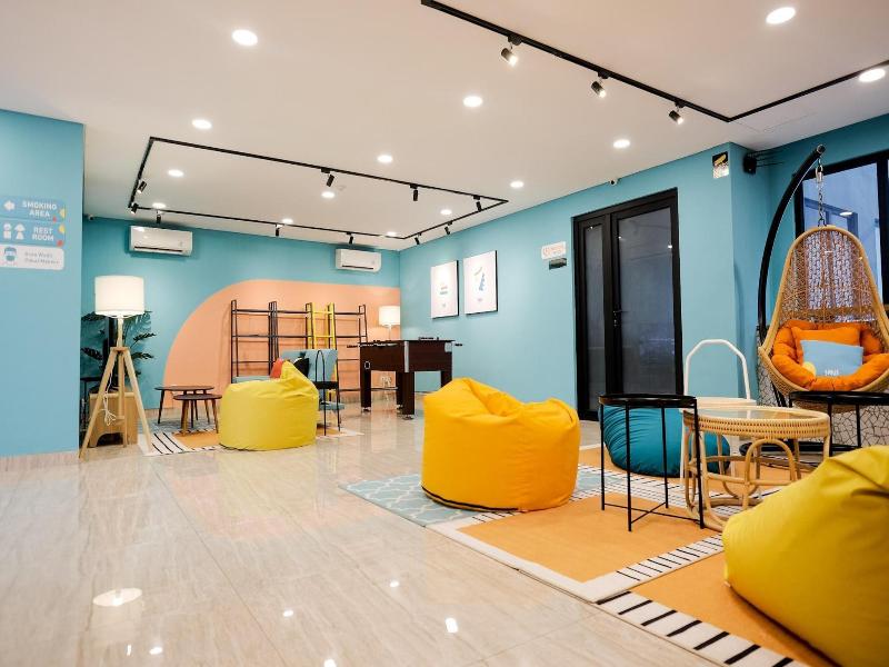 Sans Hotel Puri Indah Jakarta - Lobi