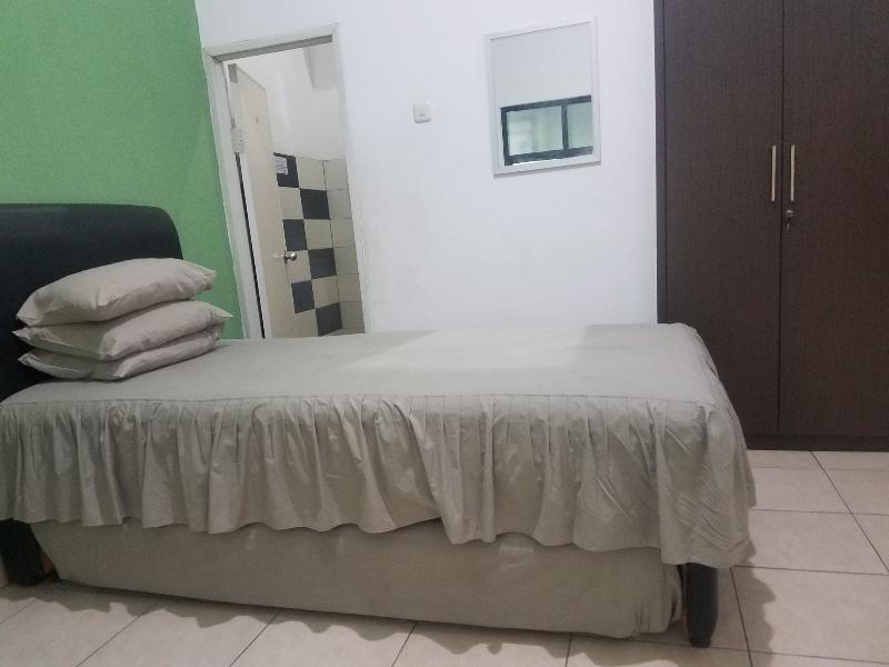 Cendrawasih Syariah Homestay by ZUZU - Oda