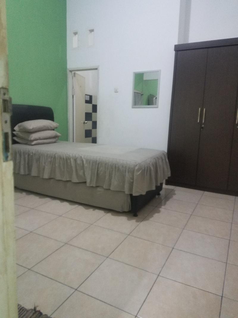 Cendrawasih Syariah Homestay by ZUZU - Oda