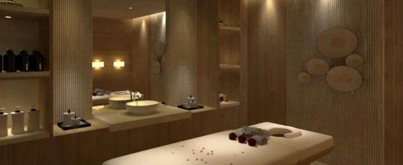 Louis Kienne Chadstone Cikarang - Aktivite
