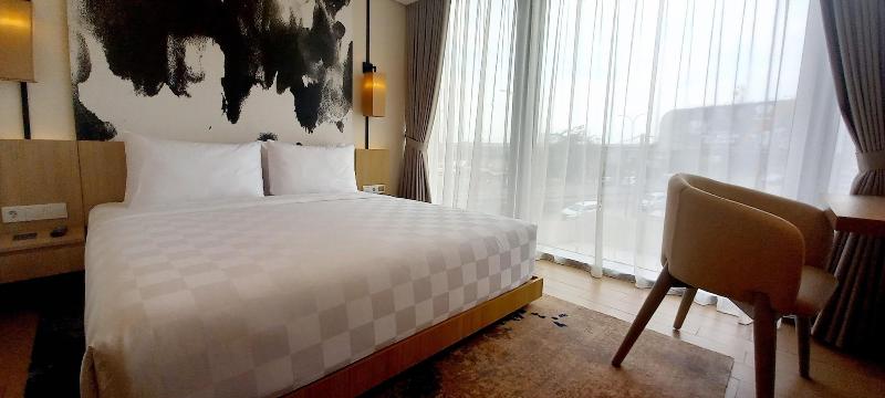 Louis Kienne Chadstone Cikarang - Oda