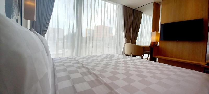 Louis Kienne Chadstone Cikarang - Oda