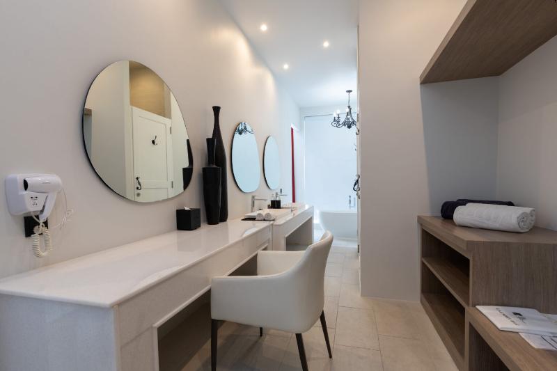 The Gems Mining Pool Villas Pattaya - Oda