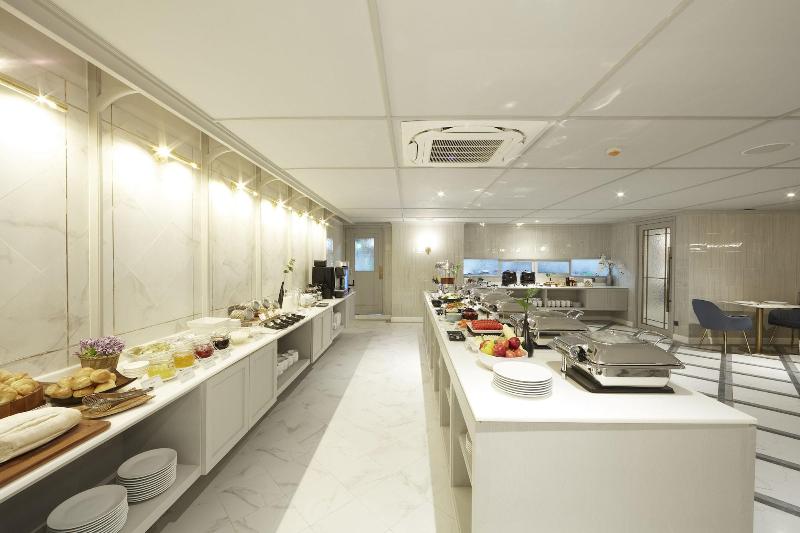 The Quarter Ploenchit by UHG - Restoran