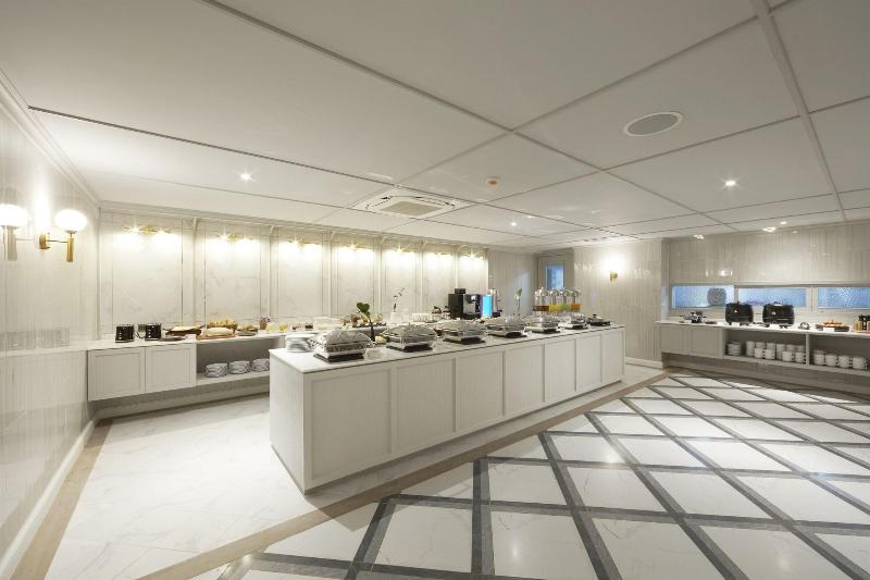 The Quarter Ploenchit by UHG - Restoran