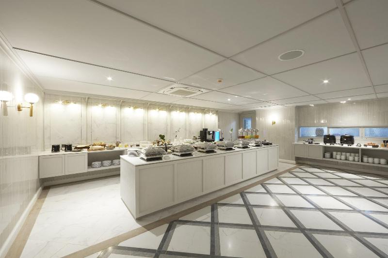 The Quarter Ploenchit by UHG - Restoran