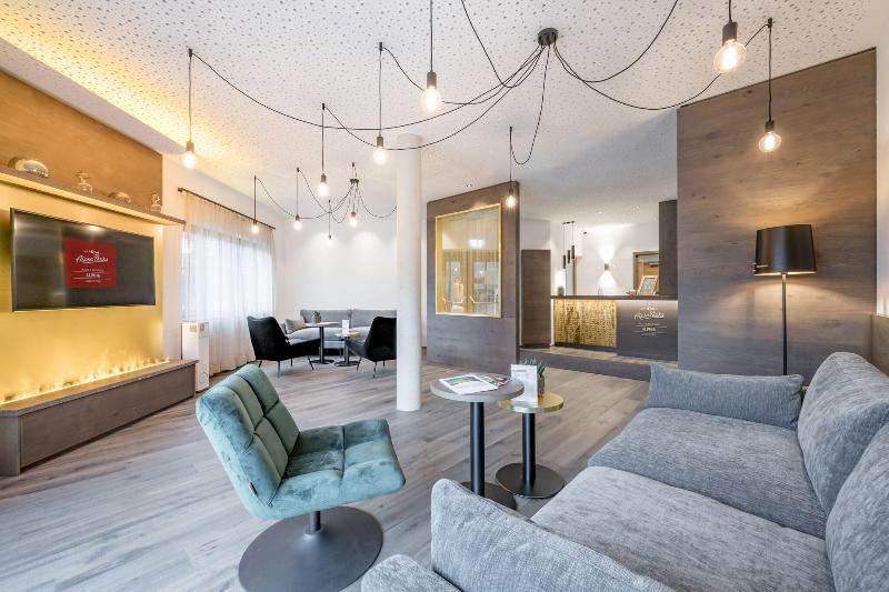 AlpenParks Chalet & Apartment Alpina Seefeld - Lobi