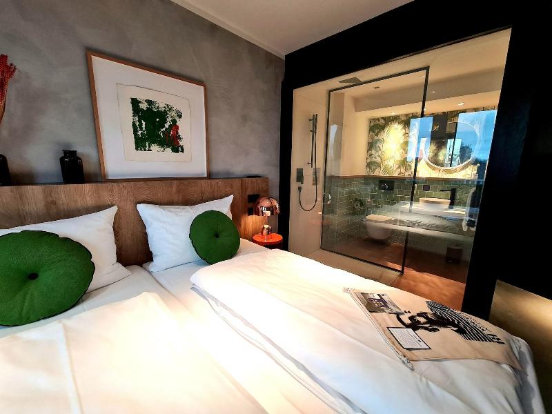 Koncept Hotel International - Oda