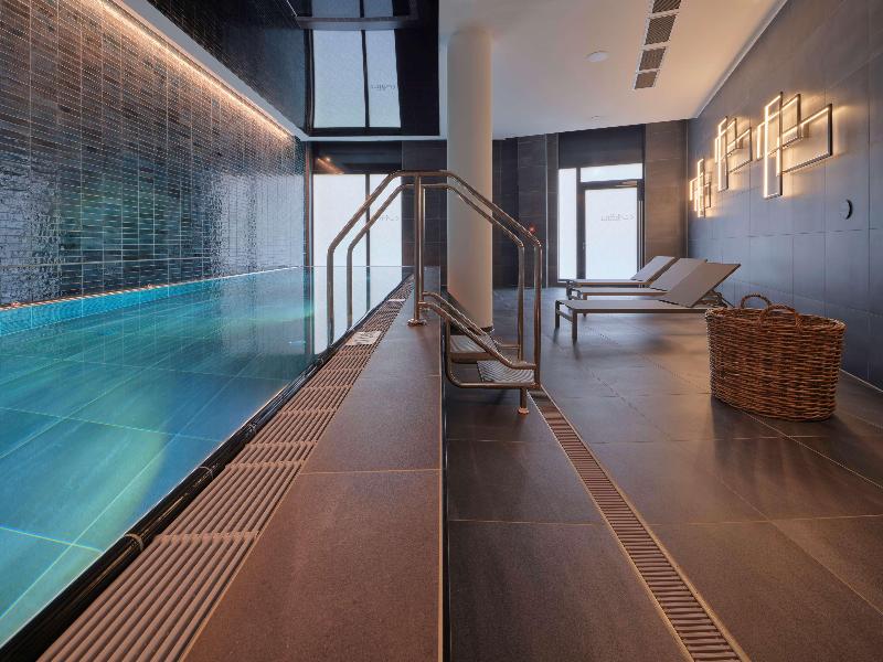 Adina Apartment Hotel Cologne - Havuz