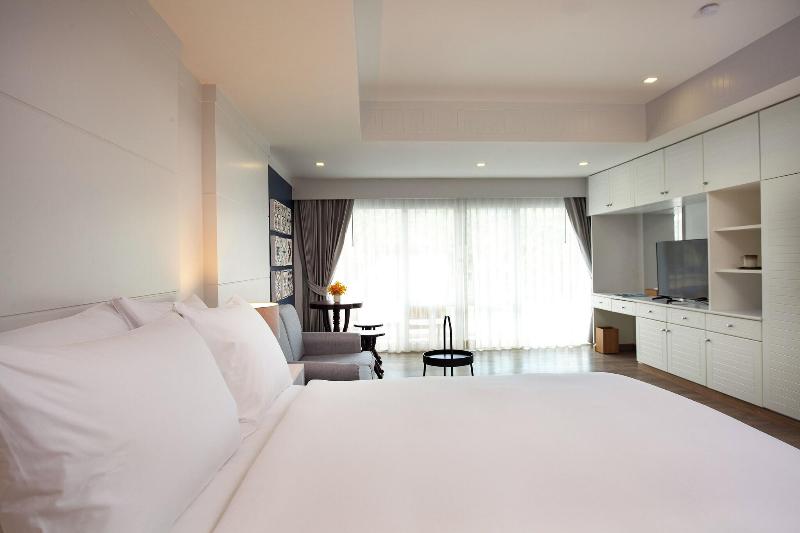 Anona Beachfront Phuket Resort - Lobi