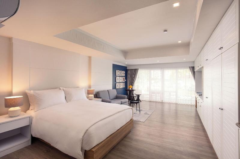 Anona Beachfront Phuket Resort - Lobi