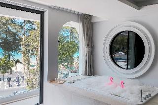 Anona Beachfront Phuket Resort fotoÄŸrafÄ±