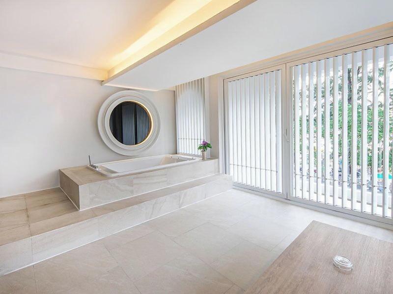 Anona Beachfront Phuket Resort - Teras