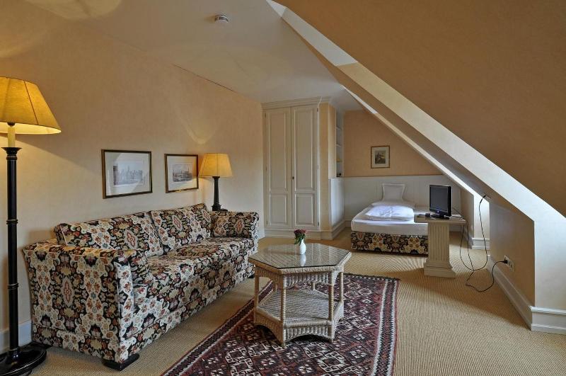 Hotel Herrenhaus von Low - Oda