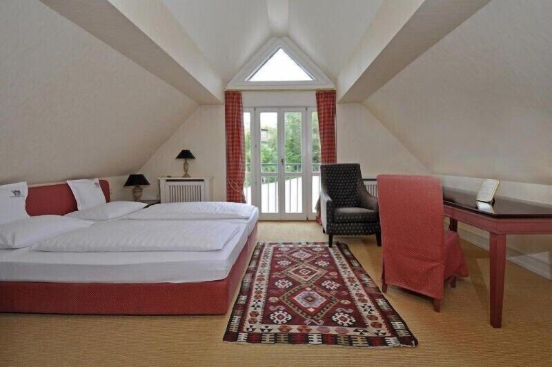 Hotel Herrenhaus von Low - Oda