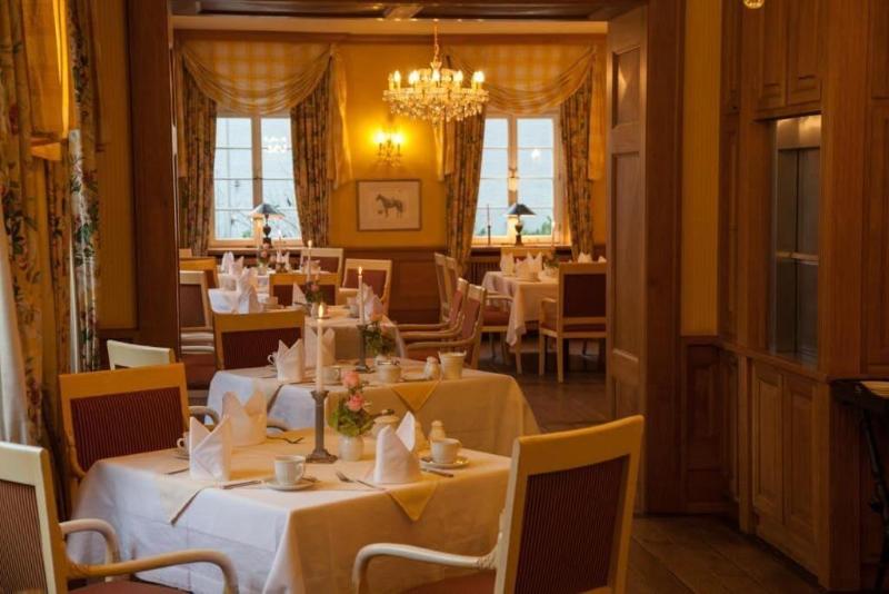 Hotel Herrenhaus von Low - Restoran