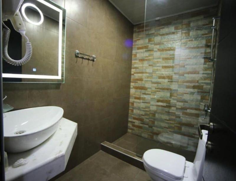 West Tower Hotel - Oda