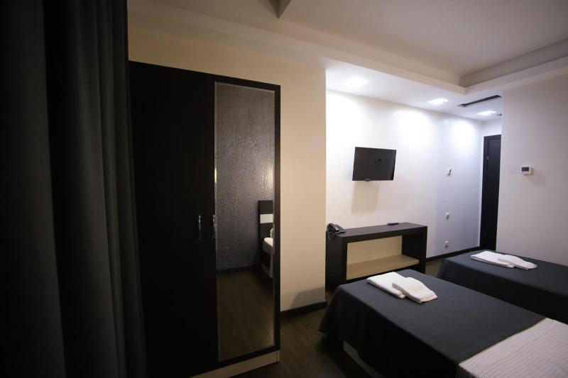 West Tower Hotel - Oda
