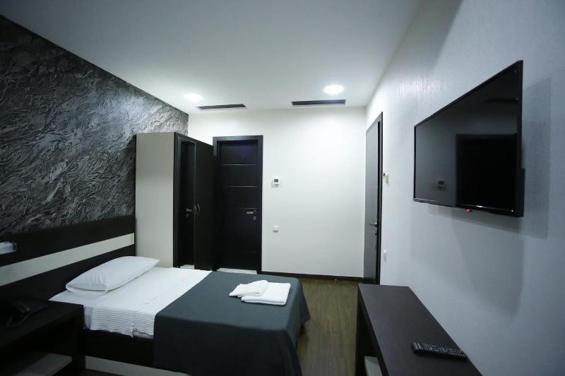 West Tower Hotel - Oda