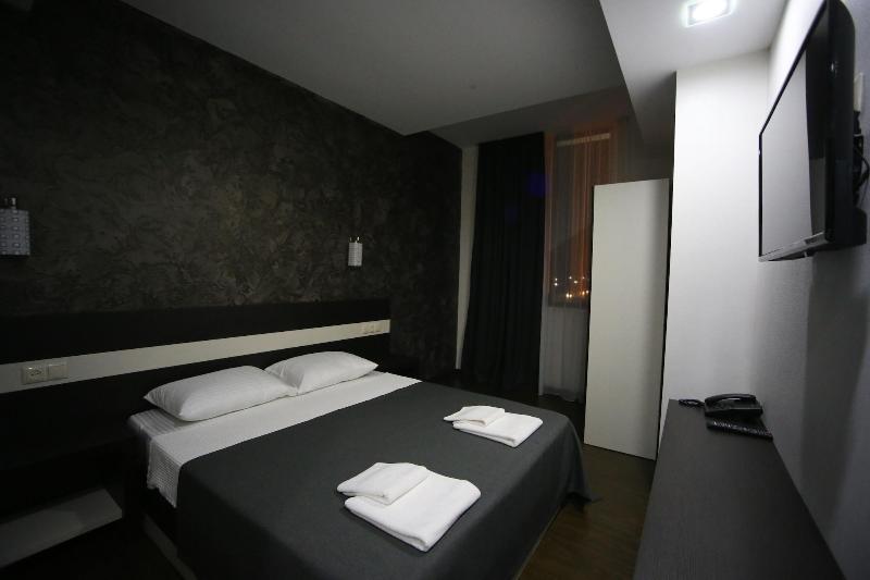 West Tower Hotel - Oda