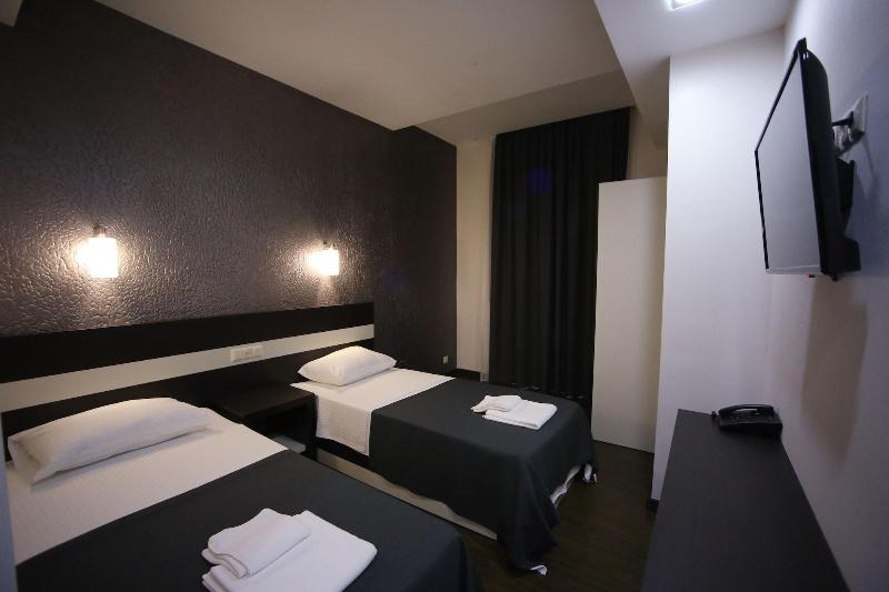 West Tower Hotel - Oda