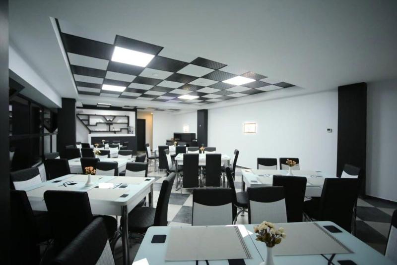 West Tower Hotel - Restoran