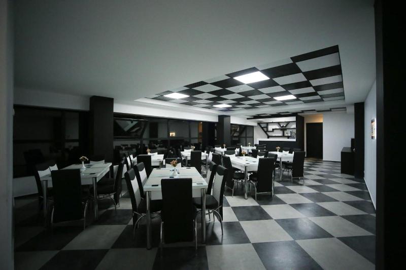 West Tower Hotel - Restoran