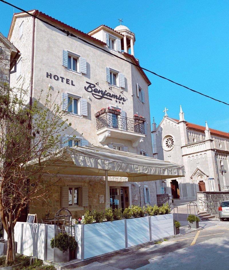 Benjamin Hotel - Genel