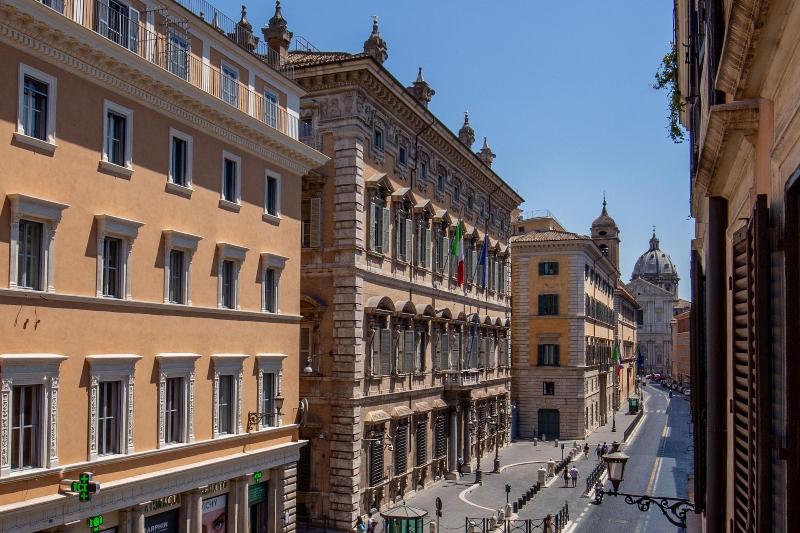 I Fiumi Di Navona - Genel