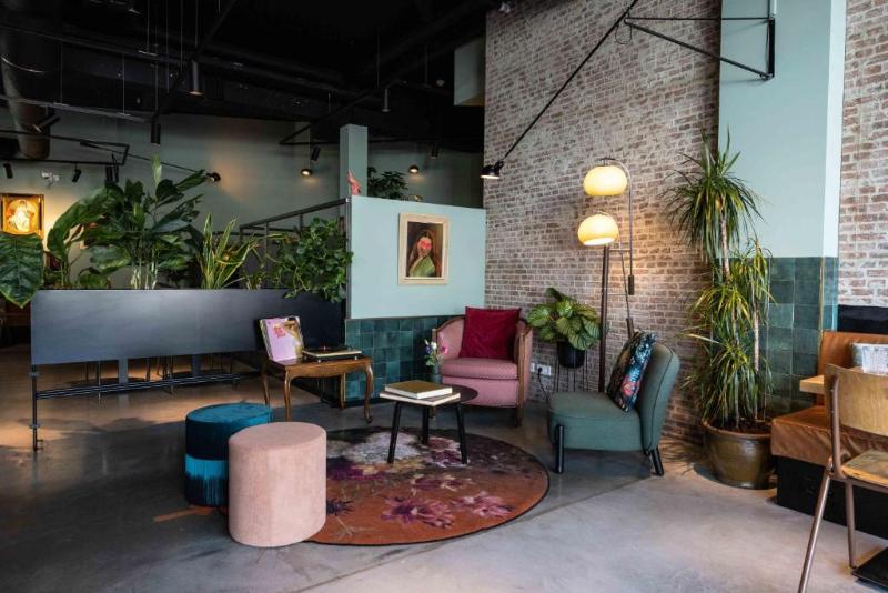 Conscious Hotel The Tire Station - Lobi