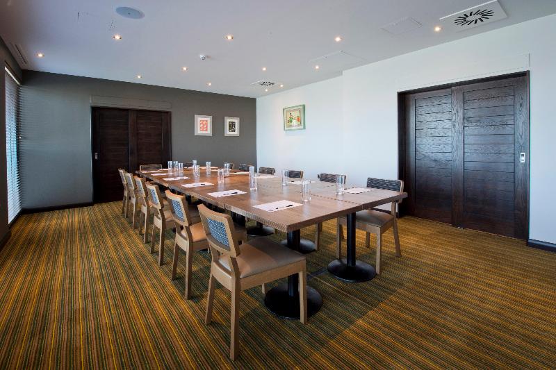 Premier Inn Heathrow Airport Terminal 4 - Restoran