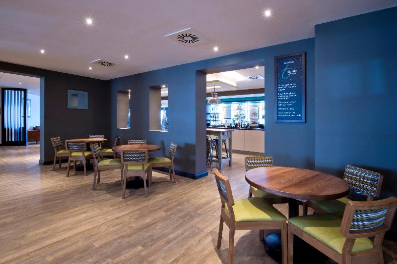 Premier Inn Heathrow Airport Terminal 4 - Restoran