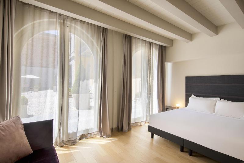 Hotel Opera 35 - Oda