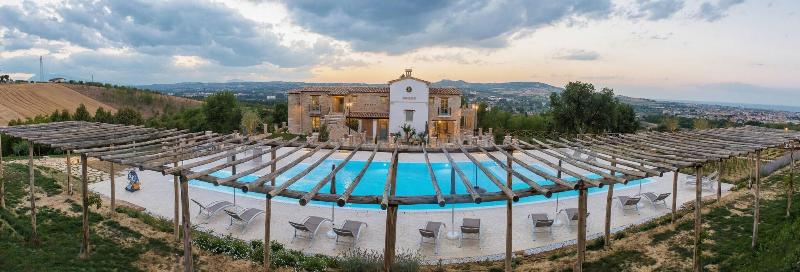 Villa Sant'Angelo - Genel