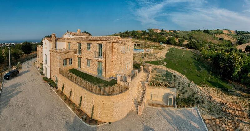 Villa Sant'Angelo - Genel