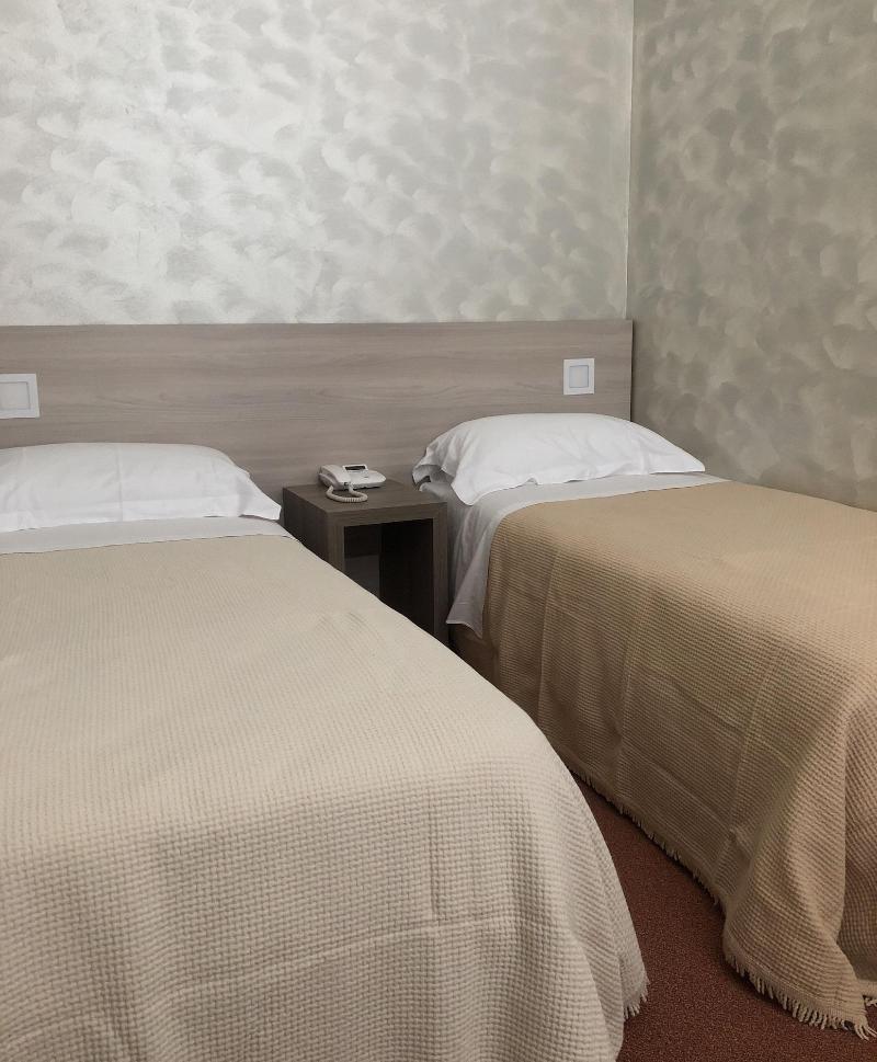 Hotel Italia Dormelletto - Oda