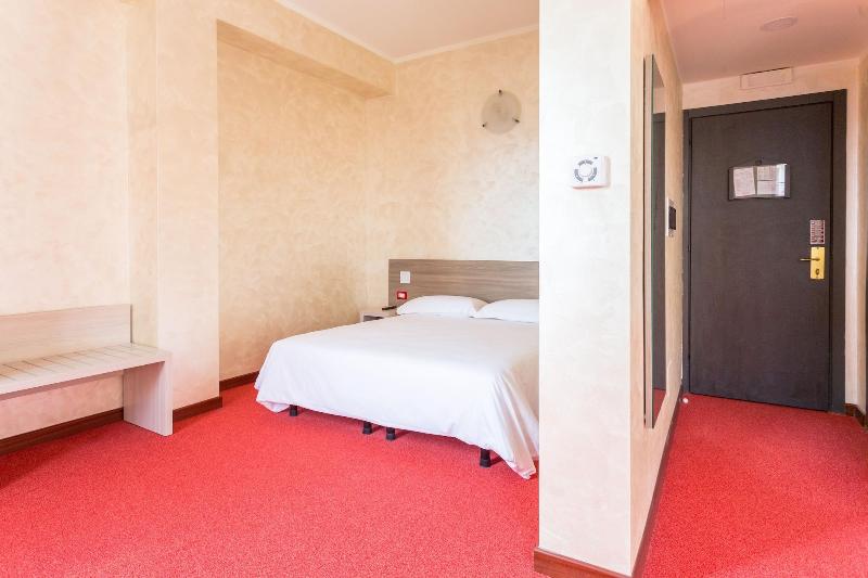 Hotel Italia Dormelletto - Oda