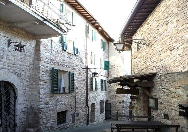 Camere Gambacorta - Genel