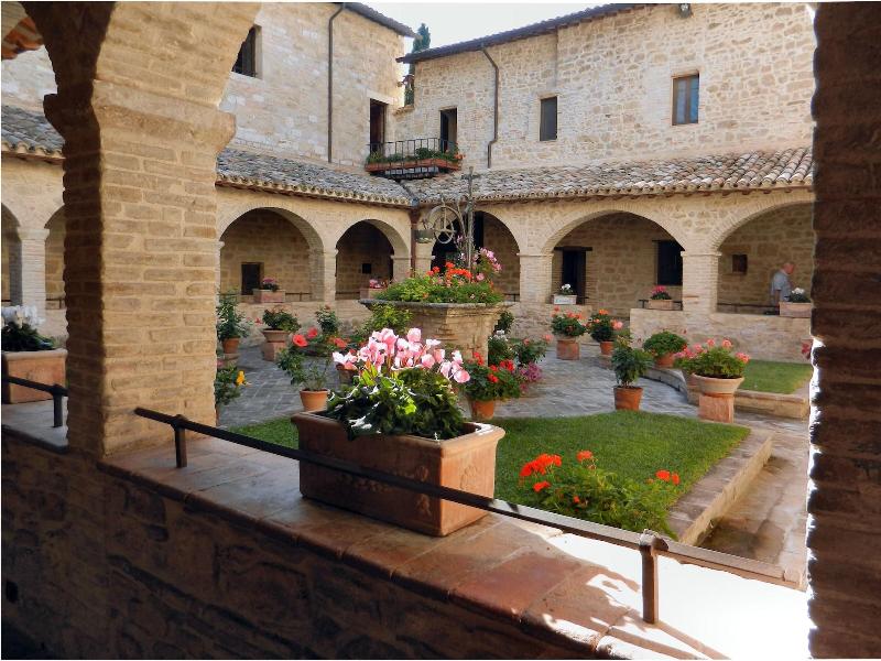Camere Gambacorta - Genel