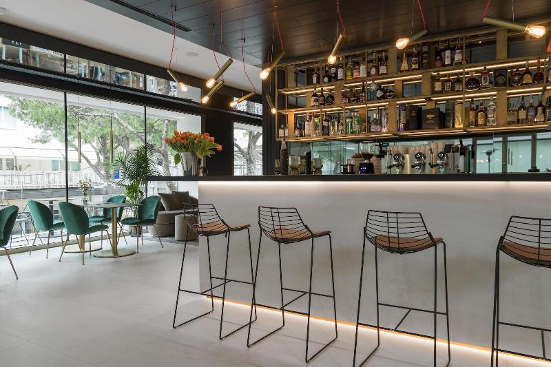 We.me Suite Hotel - Bar