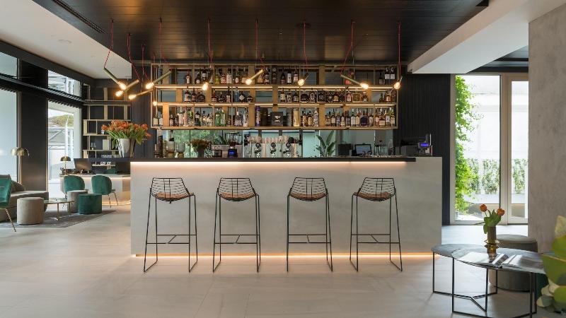 We.me Suite Hotel - Bar