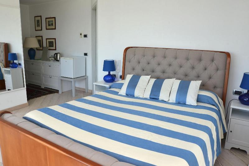 Maison Blanche Luxury B&B Taormina - Oda
