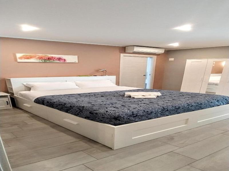 Pretty Tiburtina Room - Oda