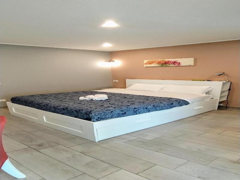 Pretty Tiburtina Room - Oda