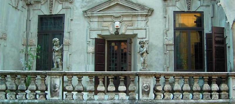 Palazzo Arrivabene B&B - Genel